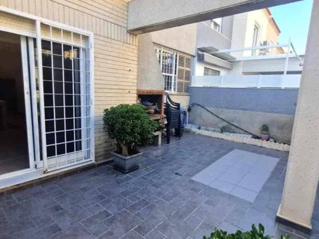 Venta de chalet adosado en Barrio Aguas Nuevas , Torrevieja photo 3