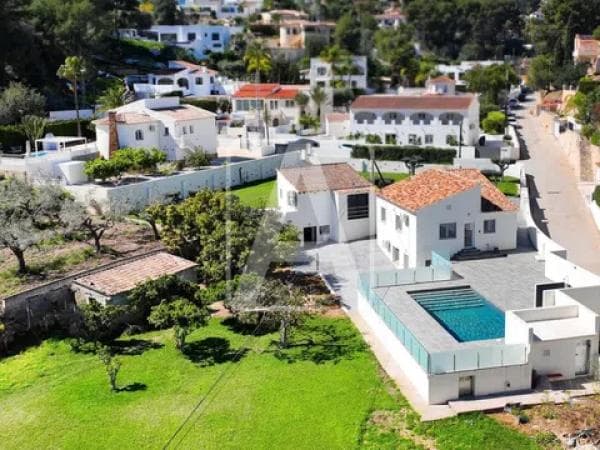 Chalet independiente en venta en Cala Advocat - Baladrar, Benissa
photo 1