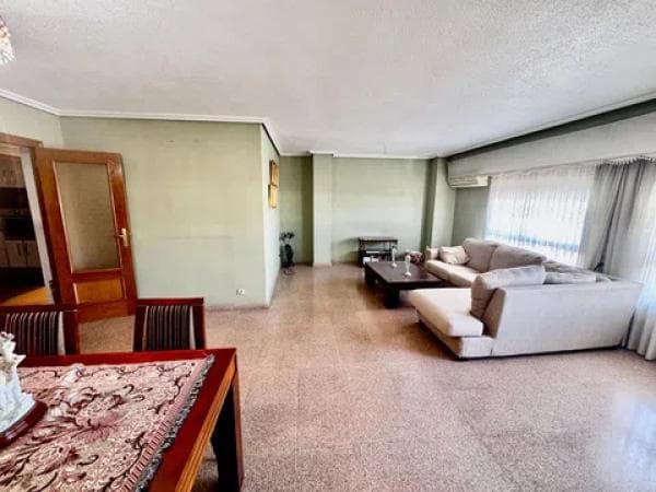 Venta de piso en Barrio Santo Domingo, Alicante / Alacant
photo 1