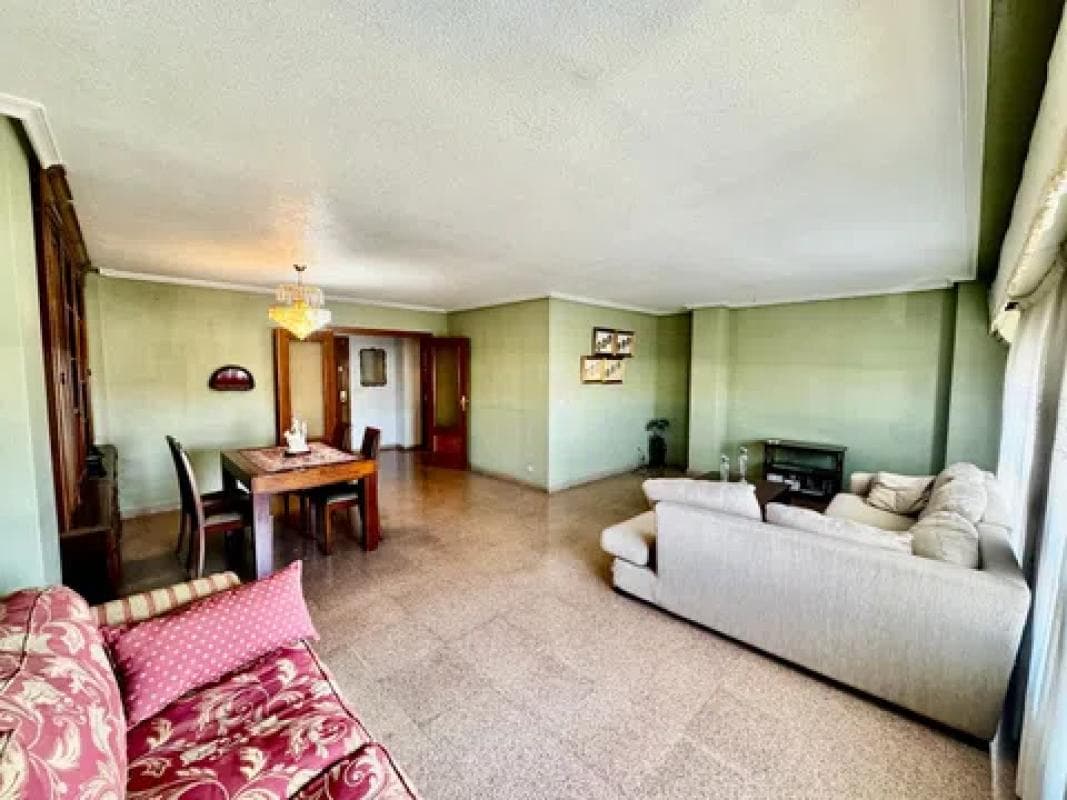 Venta de piso en Barrio Santo Domingo, Alicante / Alacant
photo 2