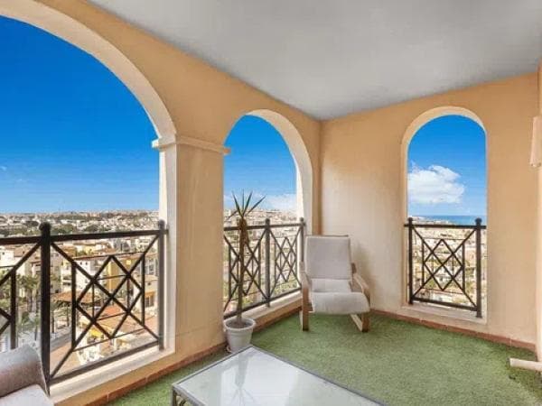 Продажа квартиры на Barrio Playa de los Locos, Торревьеха
photo 1