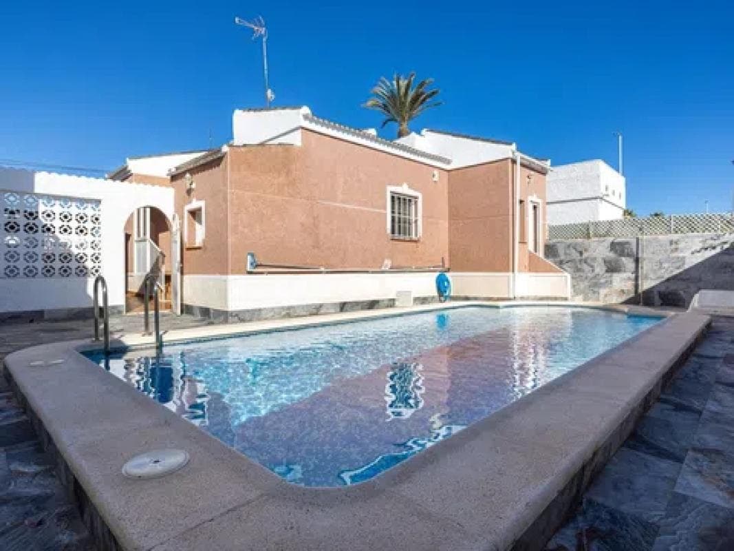 Venta de chalet independiente en Barrio La Siesta - El Salado - Torreta, Torrevieja
photo 2