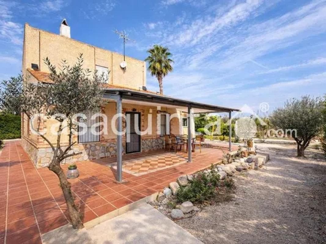 Propiedades en venta y alquiler en España photo 2