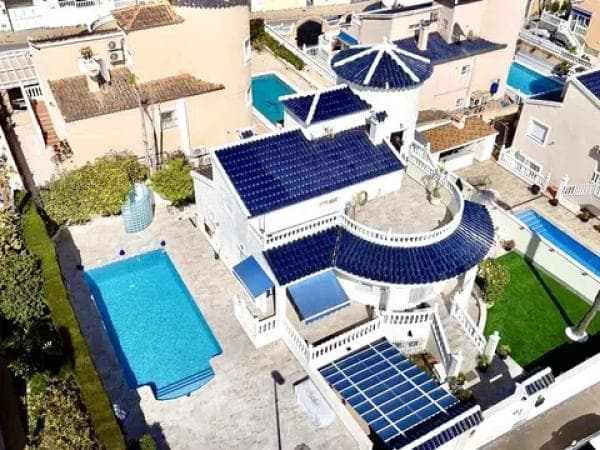 Chalet independiente en venta en Pinar de Campoverde, Pilar de la Horadada
thumbnail 1