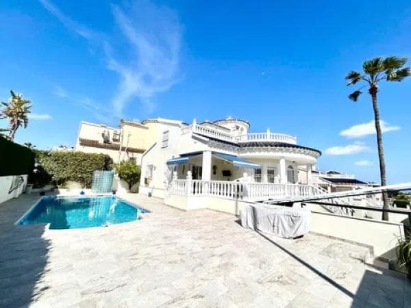 Chalet independiente en venta en Pinar de Campoverde, Pilar de la Horadada
thumbnail 2