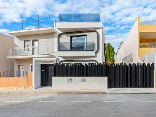 Chalet independiente en venta en Torre de la Horadada, Pilar de la Horadada
thumbnail 2