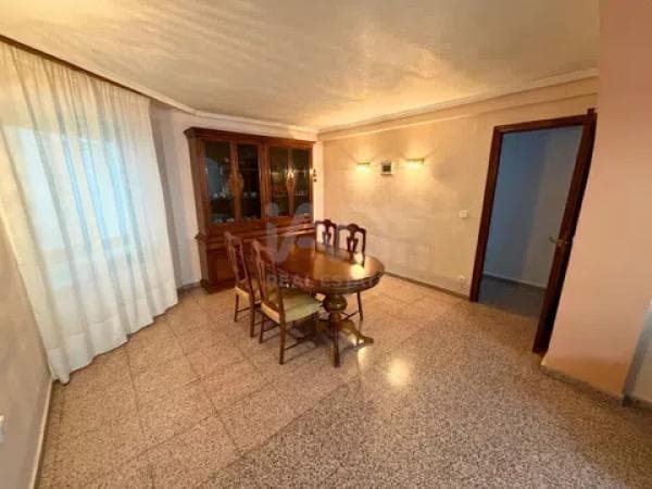 Продажа квартиры на Calle de Alicante, 17, Хихона
thumbnail 2