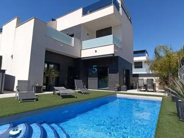 Chalet independiente en venta en Benijofar, Benijofar photo 1