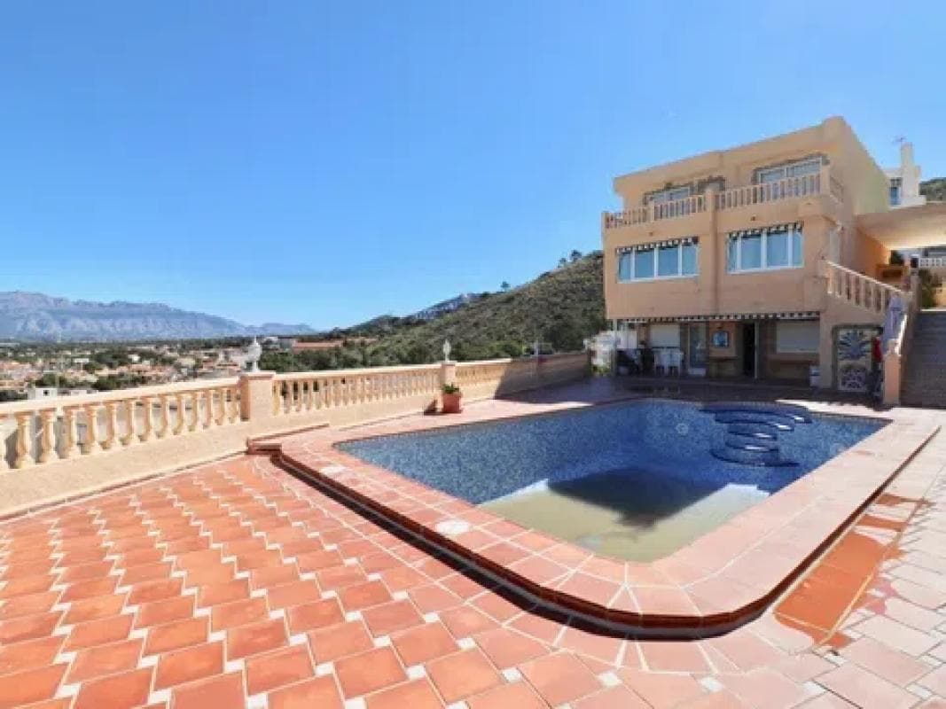 Property photo 2