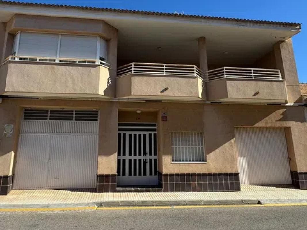 Propiedades en venta y alquiler en España photo 4