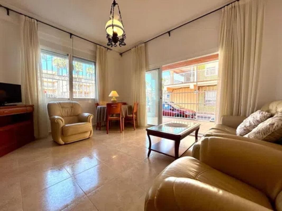 Venta de piso en Calle Catral, Torrevieja
photo 2