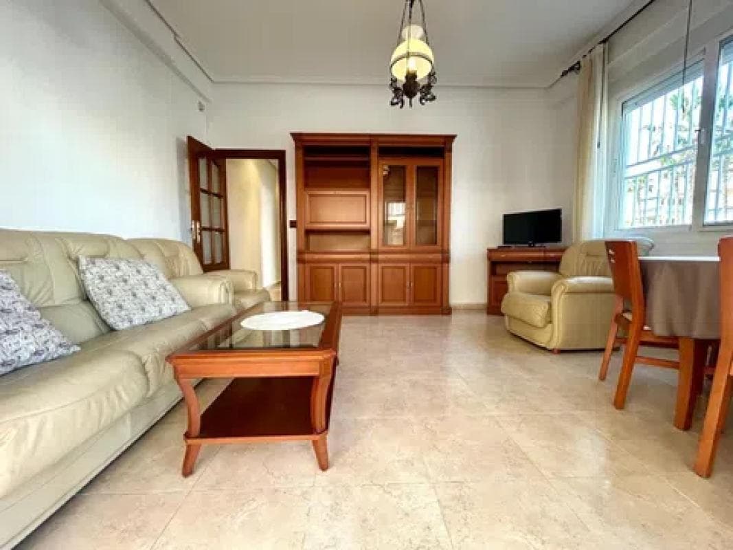 Venta de piso en Calle Catral, Torrevieja
photo 3