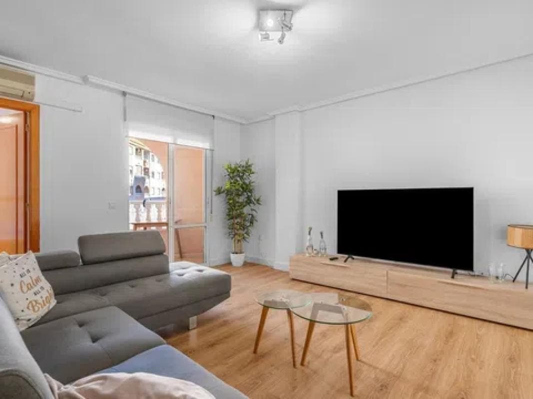 Venta de piso en Barrio Centro - Muelle Pesquero, Torrevieja
photo 3