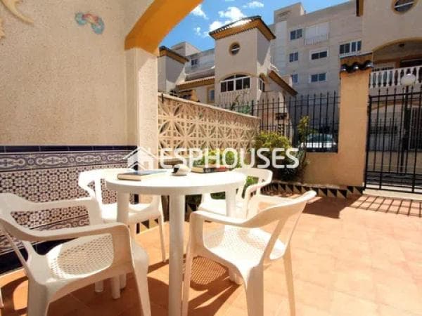 Chalet pareado photo 1