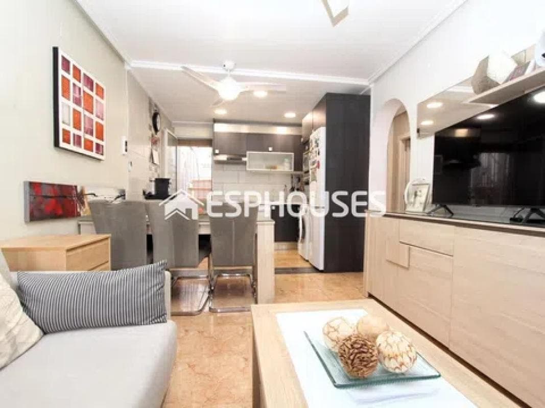 Sale of apartment in Barrio La Siesta - El Salado - Torreta, Torrevieja
photo 3