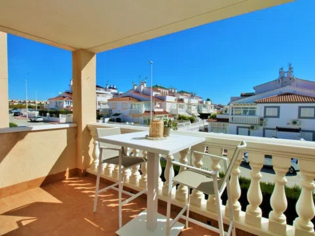 Venta de piso en Calle Pino Piñonero, 1, Orihuela
photo 3