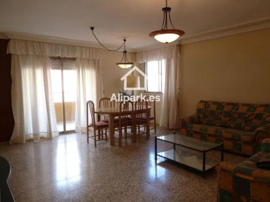 Venta de piso en Calle Astrónomo Comas Sola, Alicante / Alacant
photo 2
