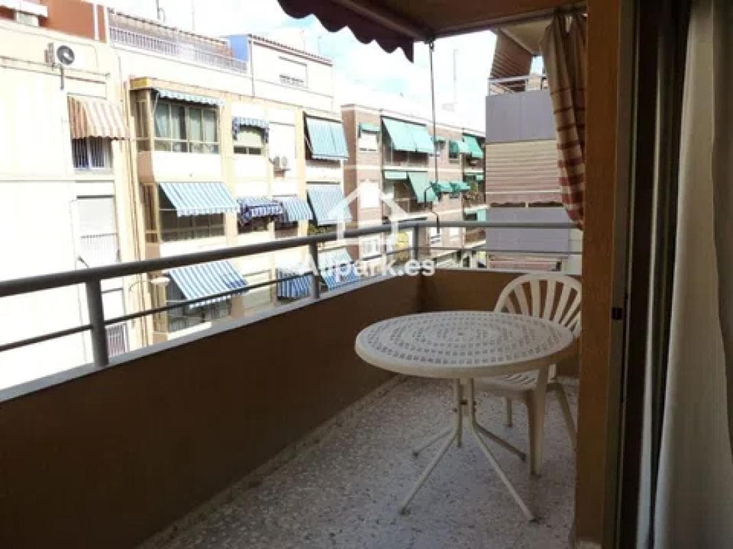 Venta de piso en Calle Astrónomo Comas Sola, Alicante / Alacant
photo 4