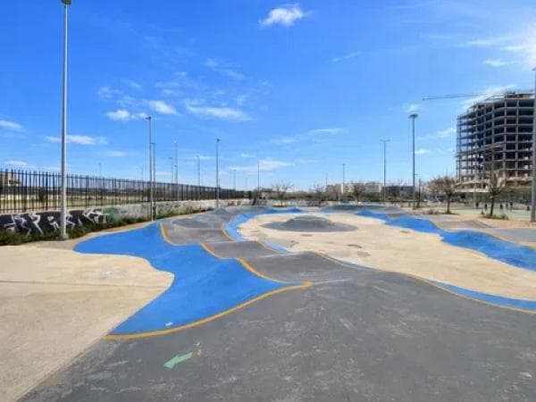 Venta de piso en Calle Palacio de los Condes de Gómara, 1, Zaragoza
thumbnail 1