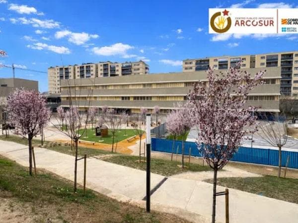 Venta de piso en Calle Palacio de los Condes de Gómara, 1, Zaragoza
thumbnail 1