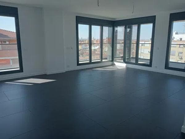 Venta de piso en Avenida Cesáreo Alierta, 100, Zaragoza
thumbnail 1