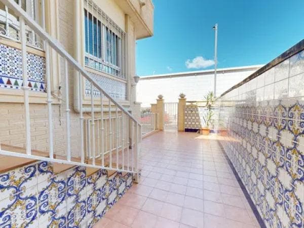 Chalet adosado en calle Medico Antonio Porpeta Clerigo thumbnail 2
