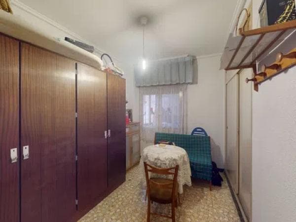 Venta de piso en Calle Velarde, Elche / Elx
thumbnail 1