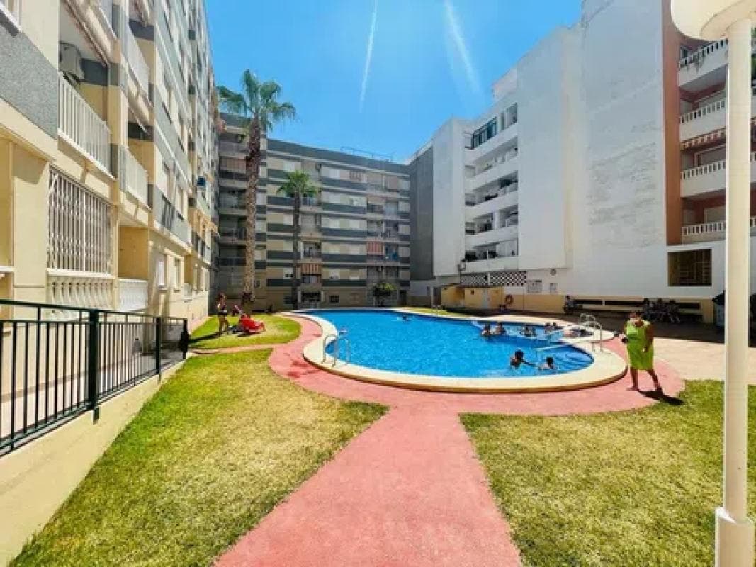 Продажа квартиры на Calle los Gases, Торревьеха
photo 4