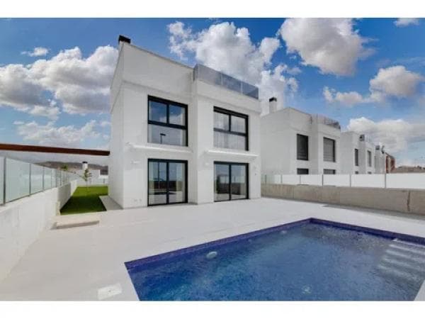 Chalet independiente en venta en Bonalba-Cotoveta, Mutxamel
photo 1