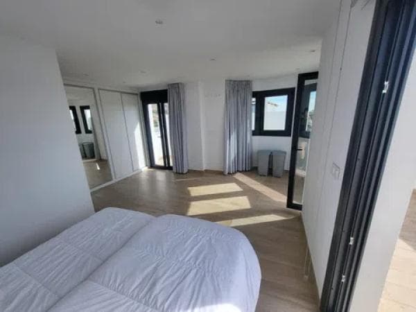 Chalet adosado thumbnail 2