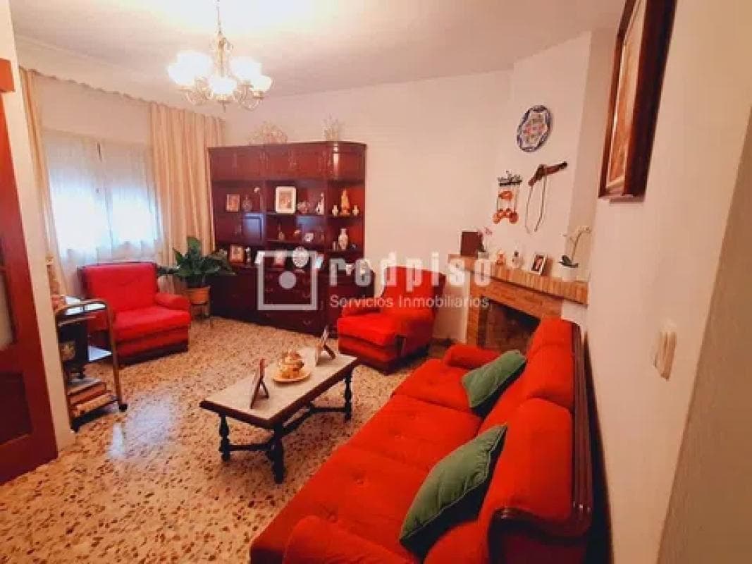 Sale of townhouse in De la Fuente , Málaga photo 2