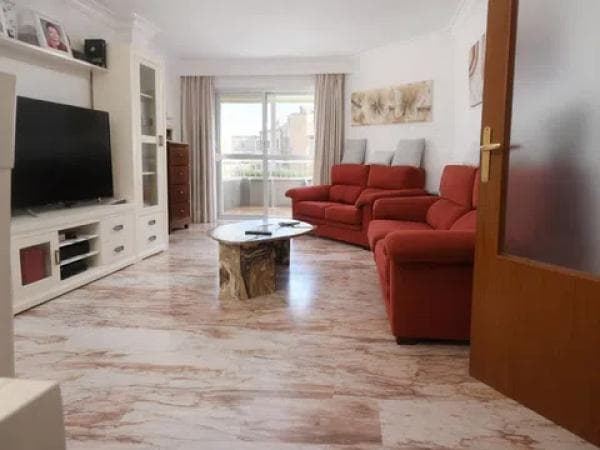 Продажа квартиры на Calle José Iturbi, 4, Малага
photo 1