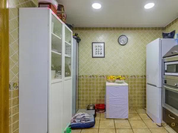 Chalet adosado en calle José Luis Narbona thumbnail 2