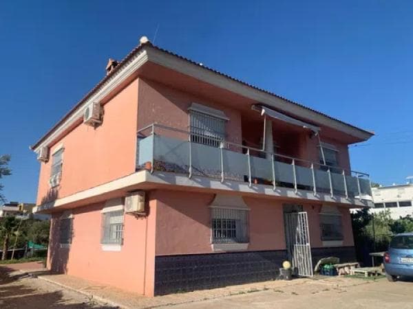 Casa independiente en calle los Manceras s/n photo 1