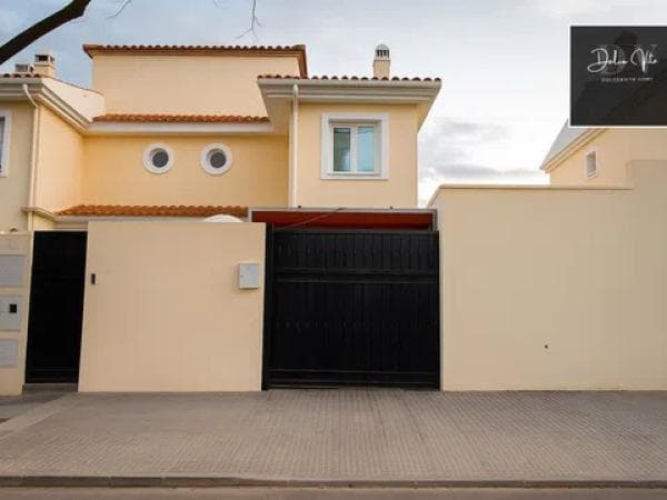 Chalet pareado en calle Compositor Carmelo Bernaola photo 1