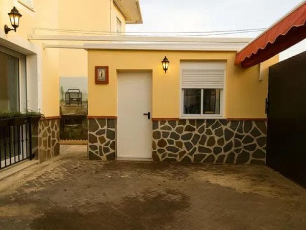 Chalet pareado en calle Compositor Carmelo Bernaola thumbnail 2