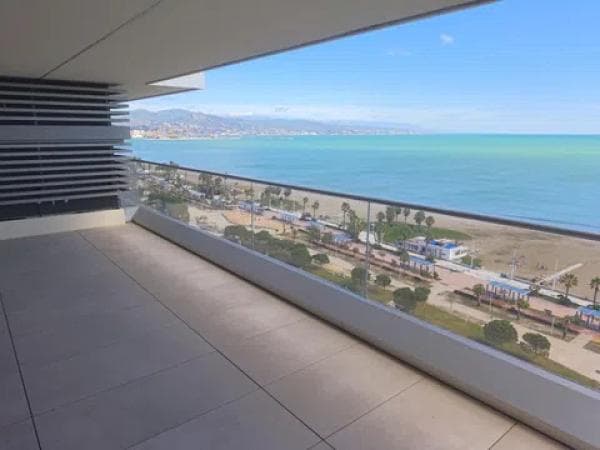 Venta de piso en Calle Pacífico, Málaga
photo 1