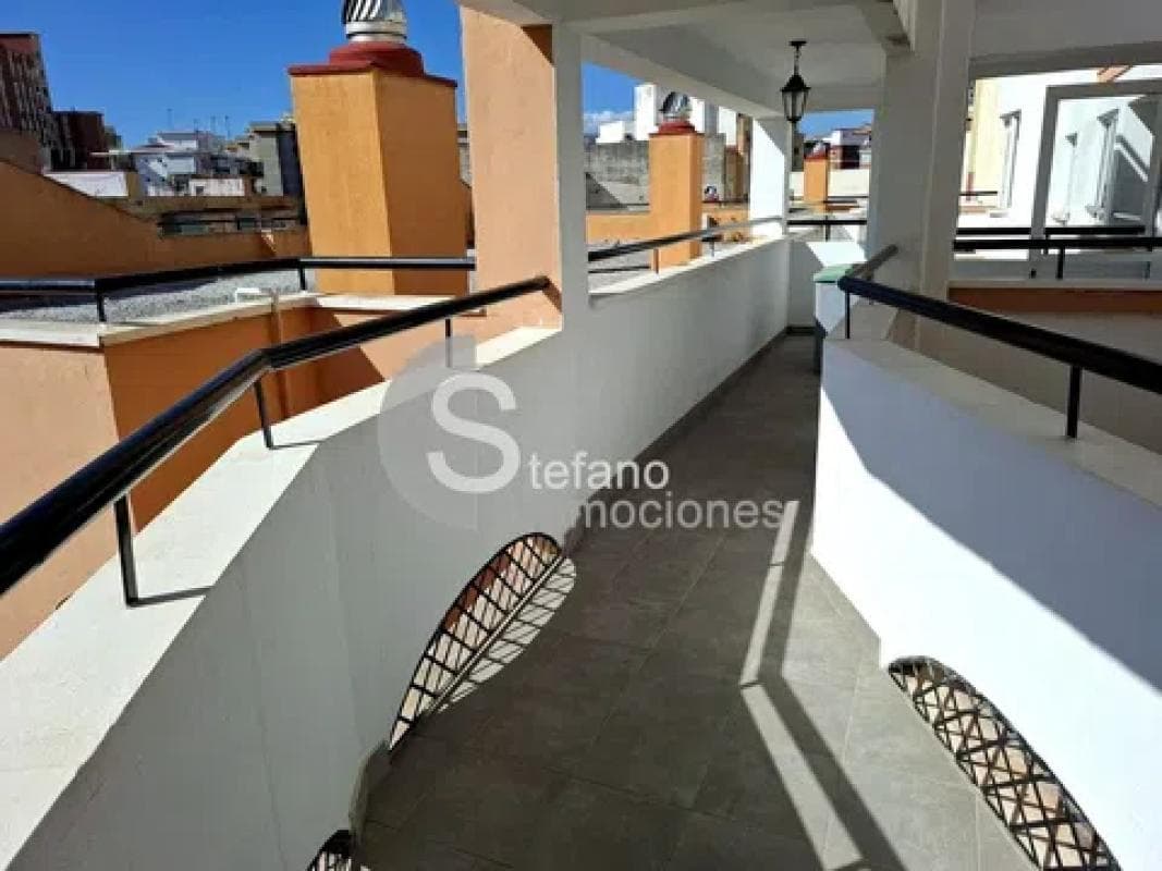 Sprzedaż mieszkania w Calle Cedrón, Málaga
photo 2