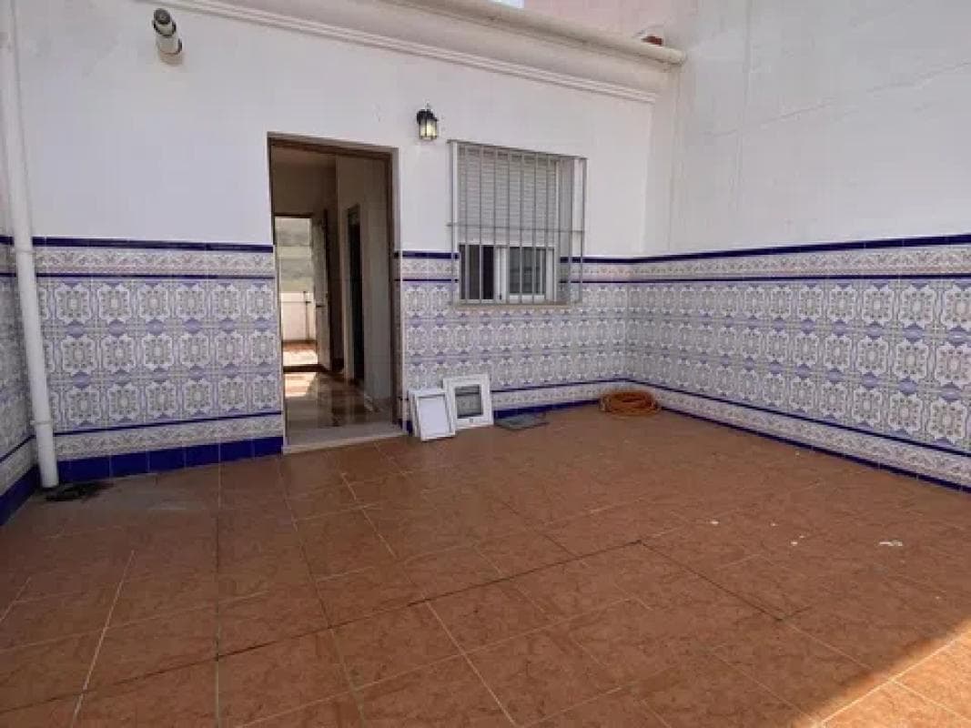 Продажа таунхауса в Calle ALTAMIRA , Малага photo 3
