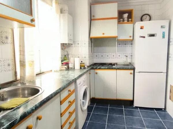 Sale of flat in Barrio Vistafranca, Málaga
thumbnail 2