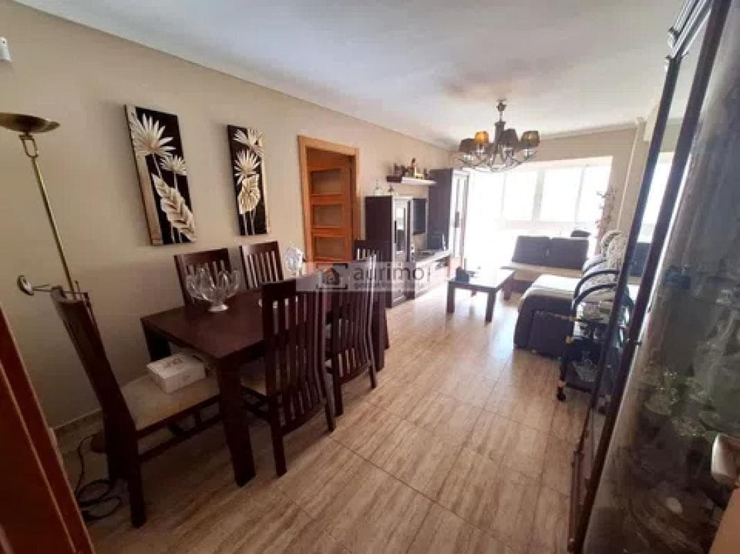 Продажа квартиры на Barrio Vistafranca, Малага
photo 2