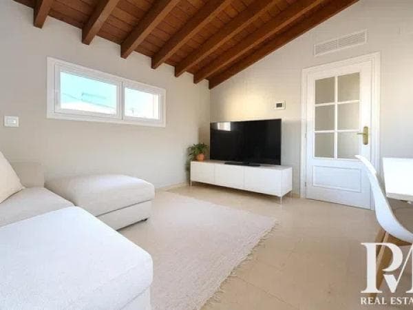 Duplex for sale on Plaza de Uncibay, Málaga thumbnail 2