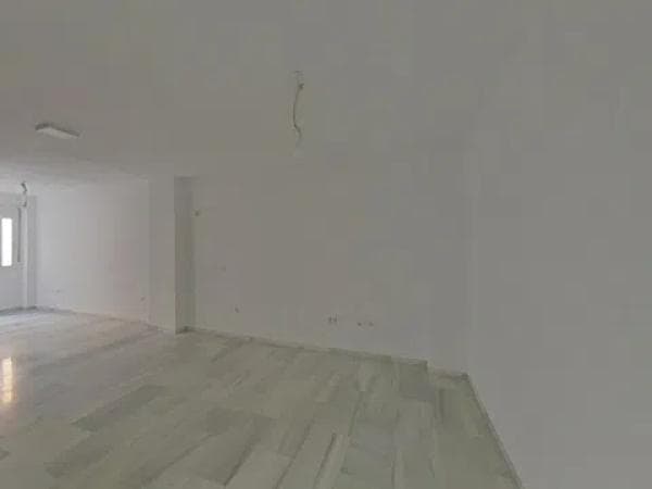 Venta de piso en Calle Amores, Málaga
photo 1