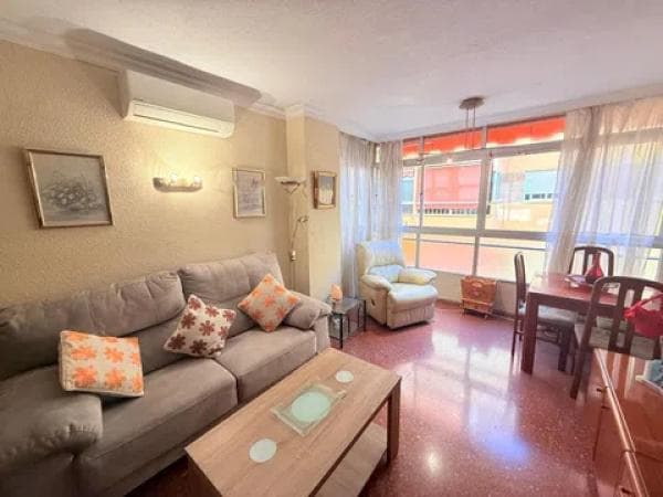 Venta de piso en Barrio Olletas - Sierra Blanquilla, Málaga
thumbnail 1