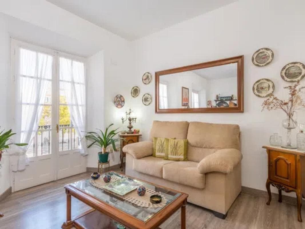Venta de piso en Barrio La Merced, Málaga
photo 2