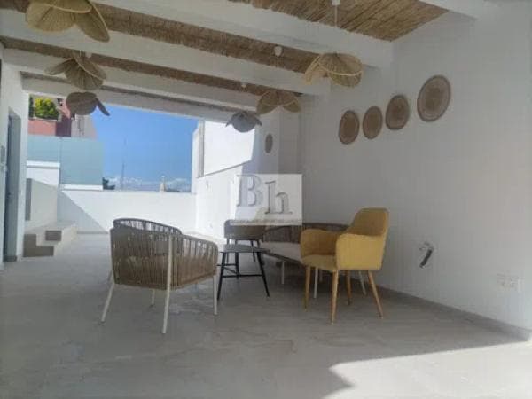 Casa independiente en calle Hermanos Oliver thumbnail 1
