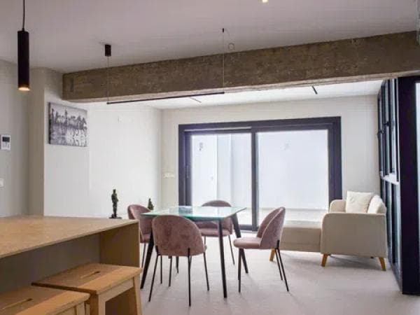 Chalet pareado en calle Hermanos Oliver thumbnail 1