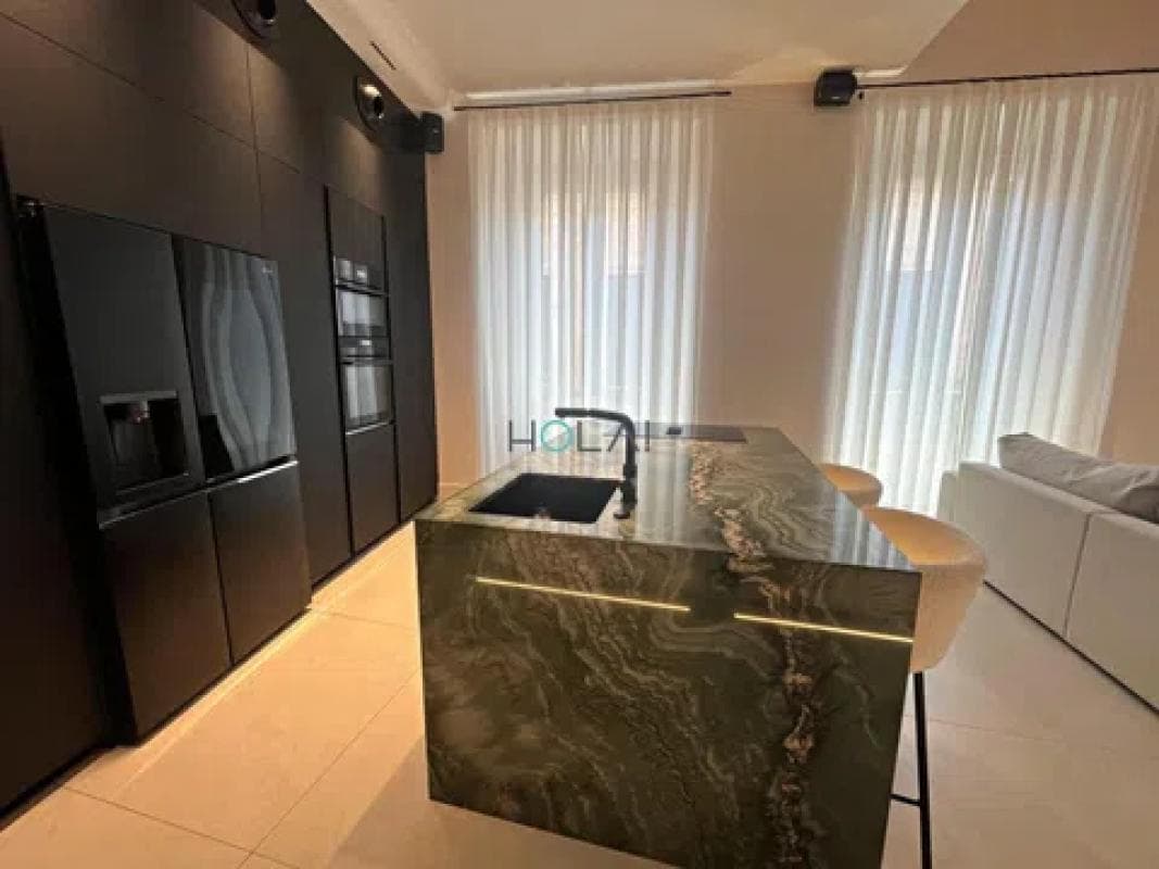 Продажа квартиры на Calle Luis de Velázquez, Малага
photo 3