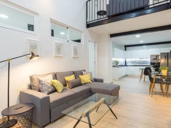 Duplex en venta en Calle Conde de Cienfuegos, Málaga thumbnail 1