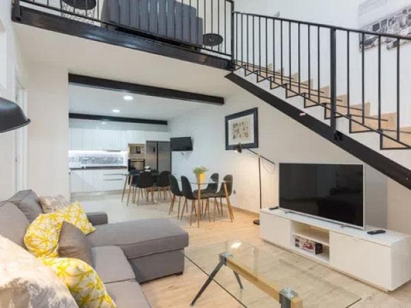 Duplex en venta en Calle Conde de Cienfuegos, 4, Málaga thumbnail 1